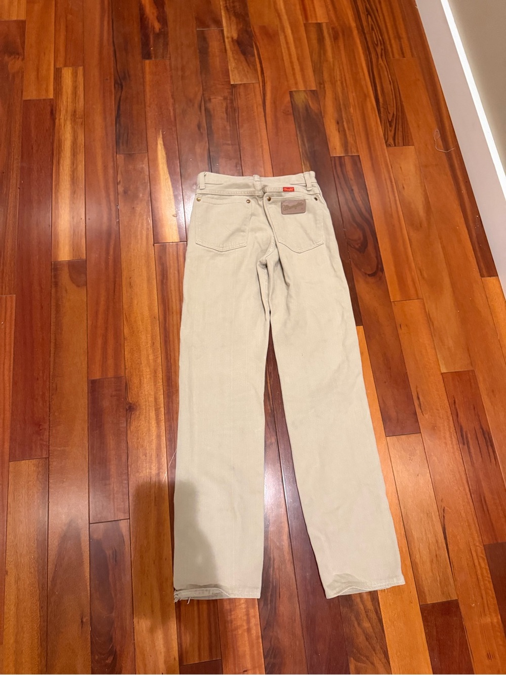 Wrangler Straight-Leg Women’s Jeans in Light Beige